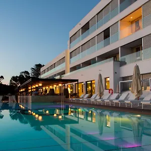 & Hotel